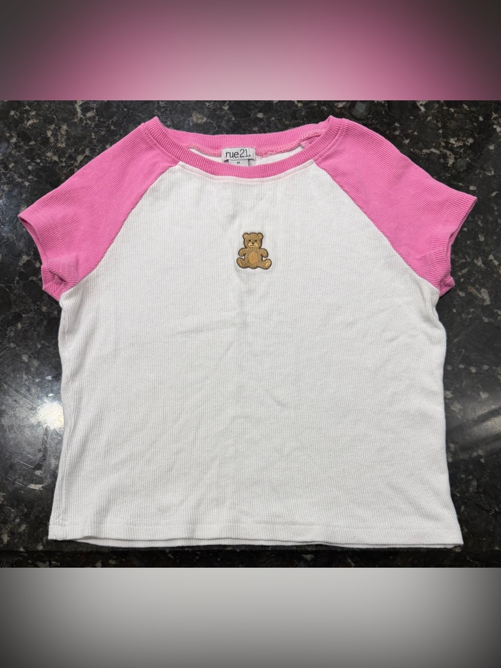 Rue21 White & Pink Raglan Tee with Teddy Patch Size Medium 🩷🤍